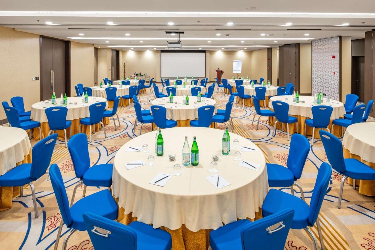 Radisson Blu Hotel, Jeddah Corniche Jidá Exterior foto Meeting room