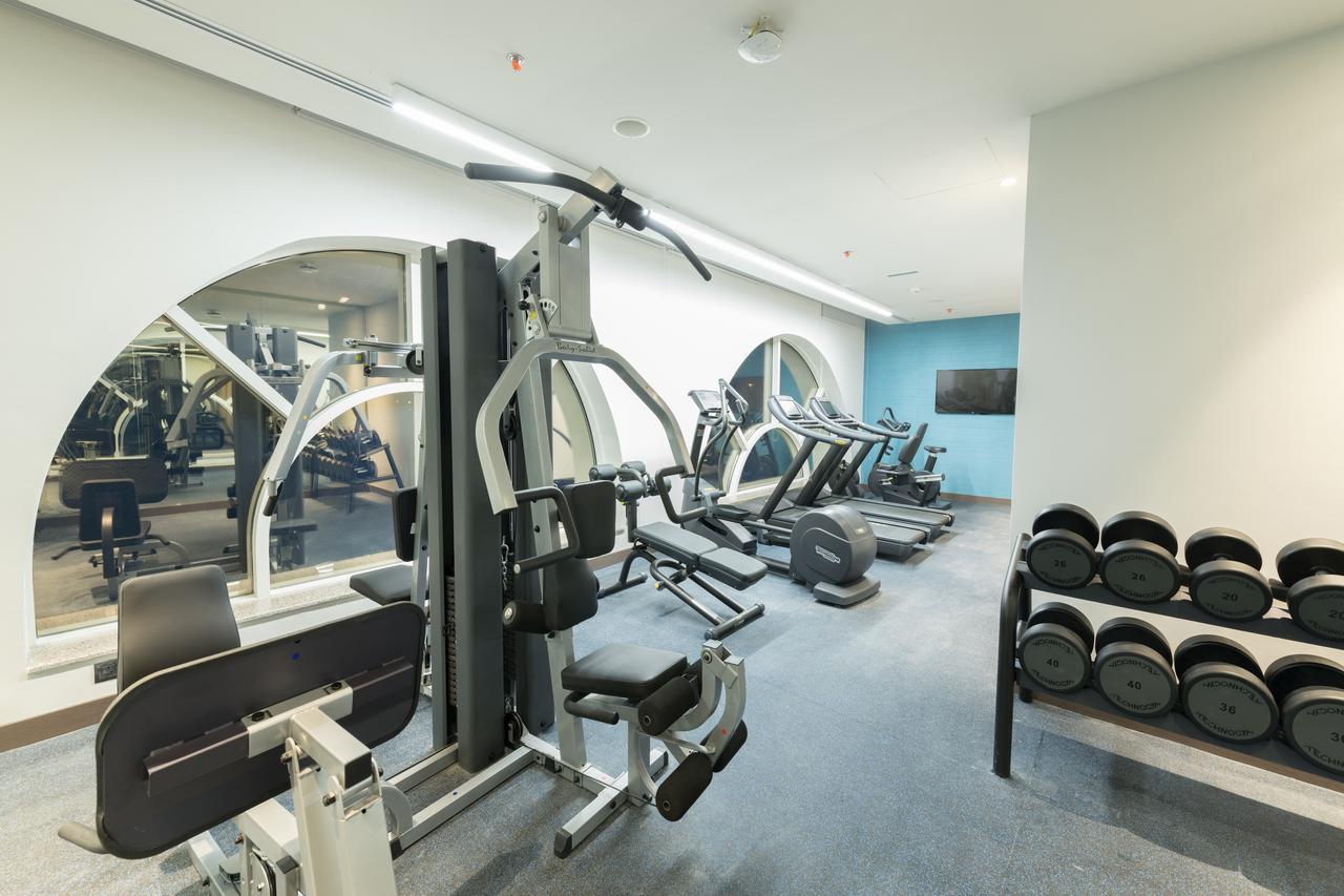 Radisson Blu Hotel, Jeddah Corniche Jidá Exterior foto The gym at the hotel