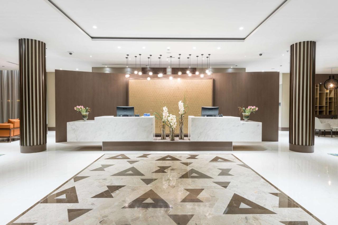 Radisson Blu Hotel, Jeddah Corniche Jidá Exterior foto The lobby of the hotel